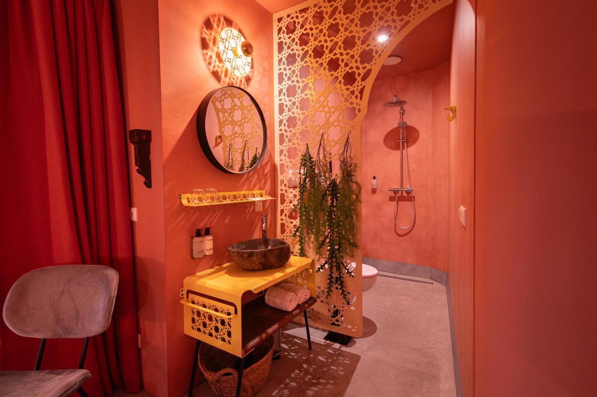 Boutiquehotel The Church 阿纳姆 外观 照片