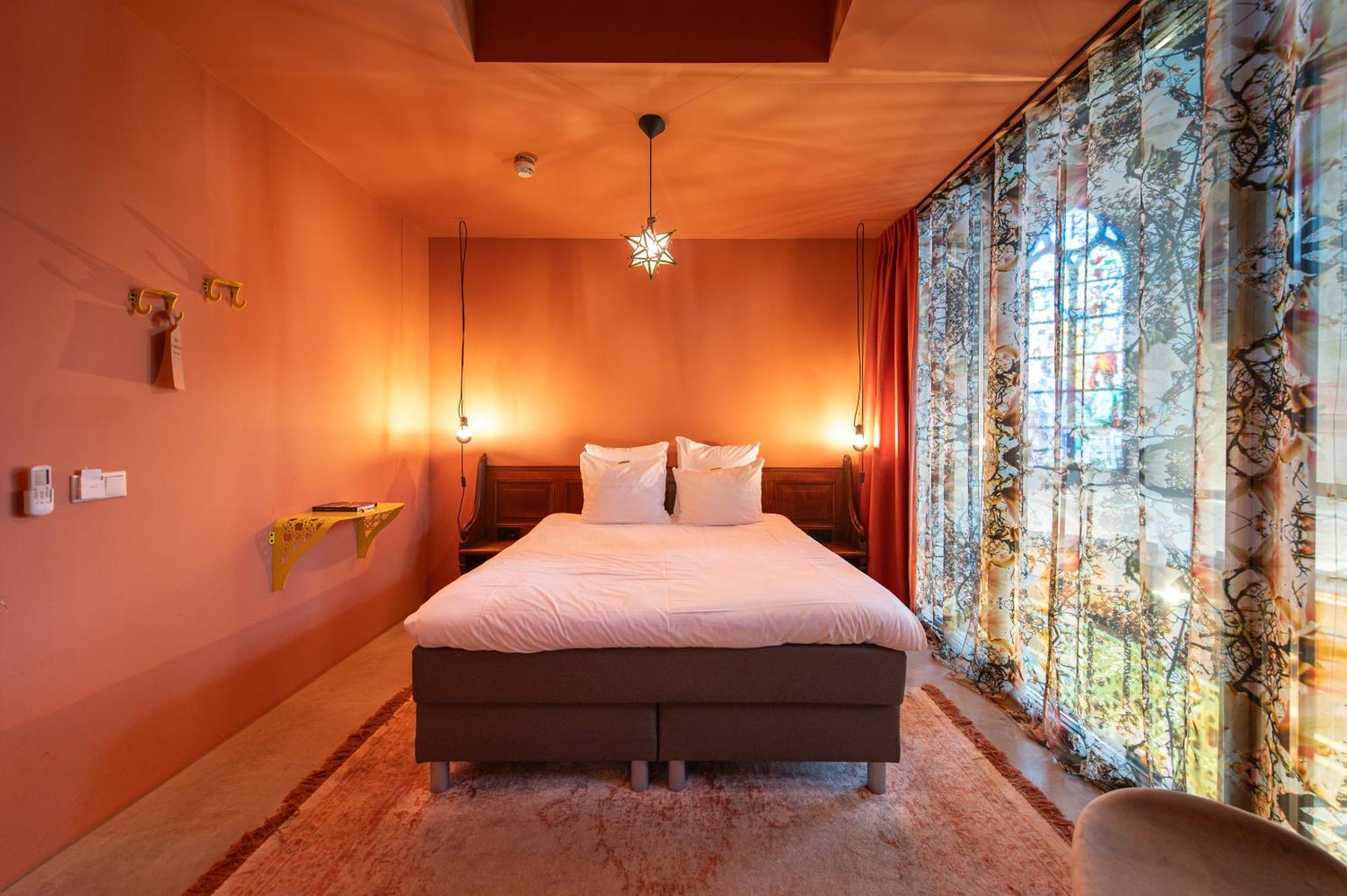 Boutiquehotel The Church 阿纳姆 外观 照片